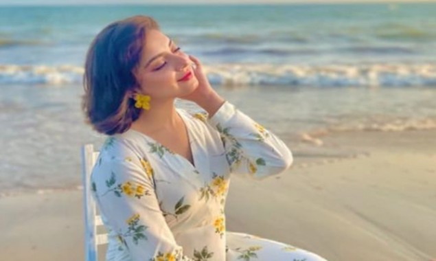 Alizeh Shah looks stunning in the latest video