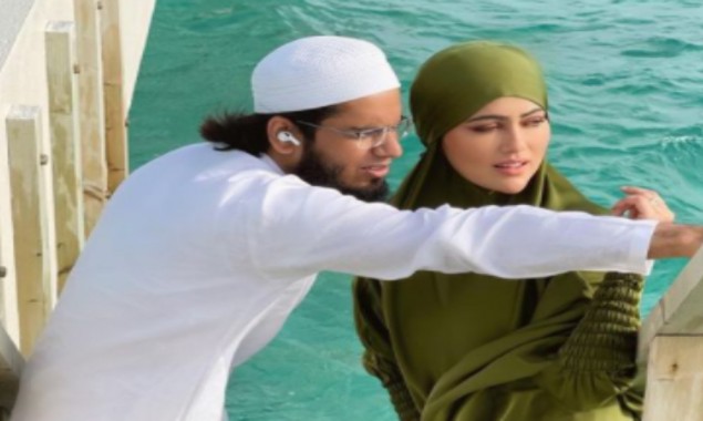 Sana Khan shares new pictures with husband Anas Saiyad