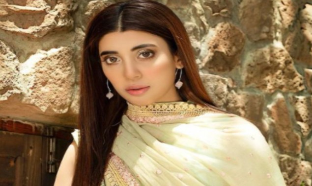 Urwa Hocane’s recent natural look has fans gushing
