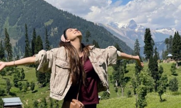 Aymen Saleem shares her vacation pictures from Azad Kashmir