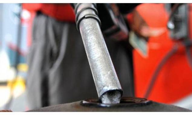 Petrol prices are expected to rise in Pakistan once again