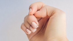 4 Ways to make your nails strong and beautiful