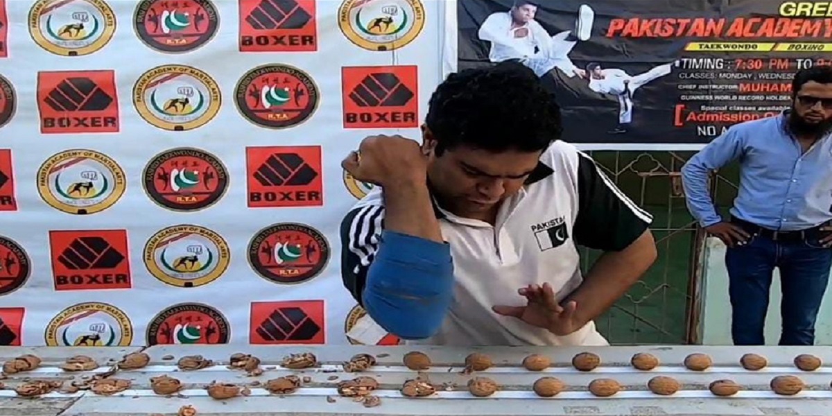 Rashid Naseem breaks another Indian record of crushing most walnuts