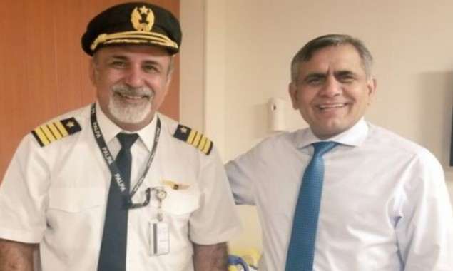 PIA Captain Praised for bringing back flight safely despite volatile situation at Kabul airport