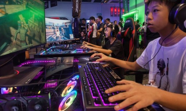 Under 18 forbidden to play video games in China
