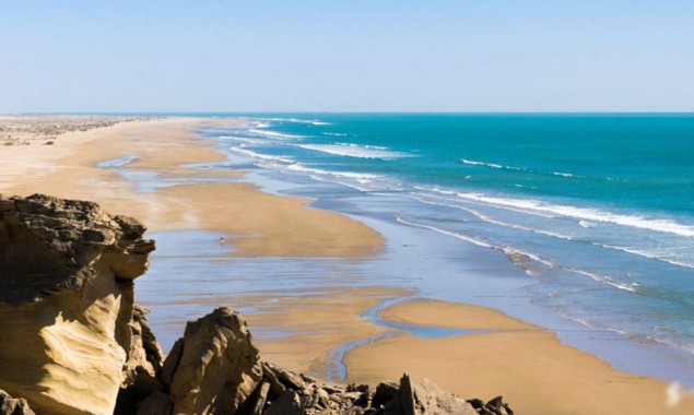 PM calls for development of beach, coastline tourism in Balochistan