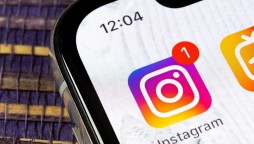 Instagram is replacing swipe up with link sticker feature