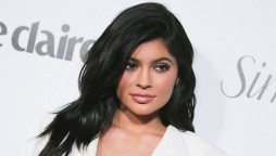 Kylie Jenner completes her first trimester enjoying with friends