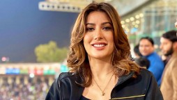 Mehwish Hayat leaves fans swooning with her new hairstyle