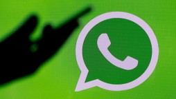 WhatsApp will soon let you view status by just one click on display