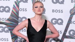 0_MAIN-Maisie-Williams