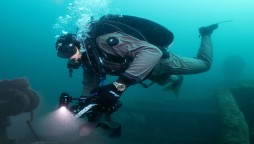 Wisconsin: Diver discovers the man's taken belongings in river