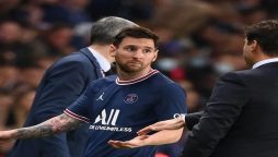 WATCH: Messi ignores PSG Coach Pochettino after being subbed off