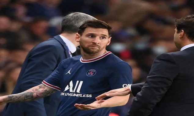 WATCH: Messi ignores PSG Coach Pochettino after being subbed off