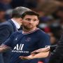 WATCH: Messi ignores PSG Coach Pochettino after being subbed off