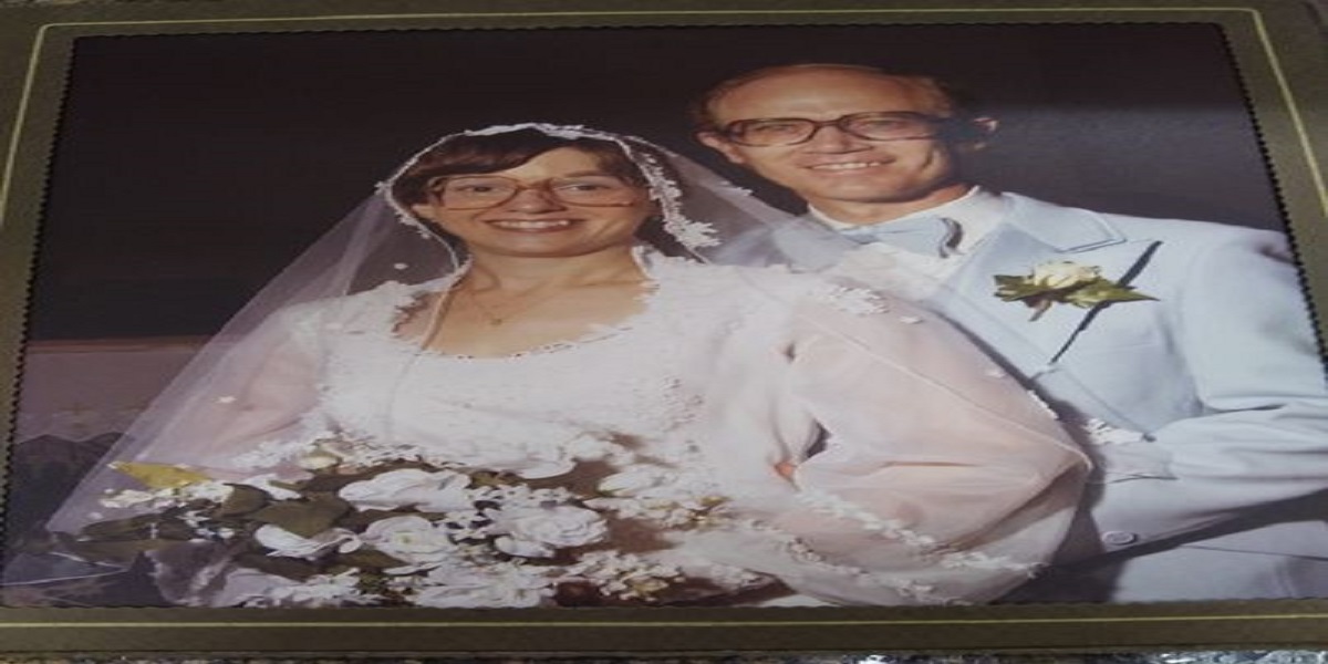 Indiana parks department looking for wedding photo owners