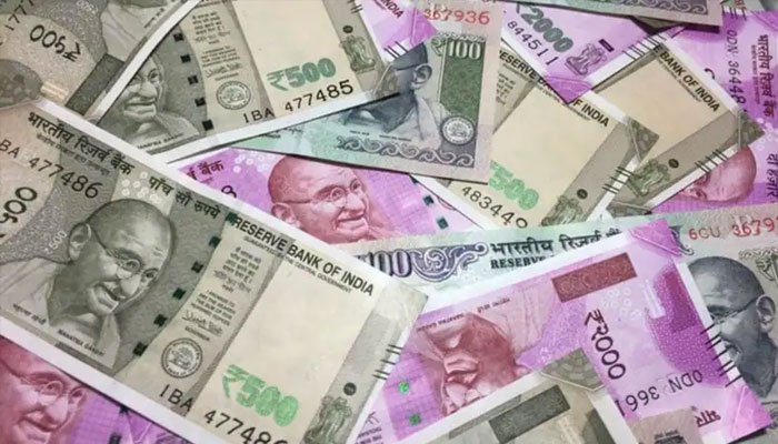 Shocking! Rs 900 Crore Deposited in Bank Accounts of 2 Boys