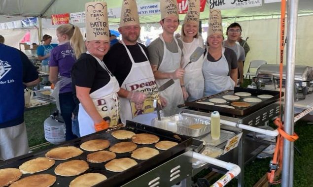 Lowa people prepares pancakes up to 14,280 for Guinness world record