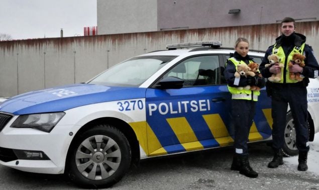 British police use teddy bears to comfort children