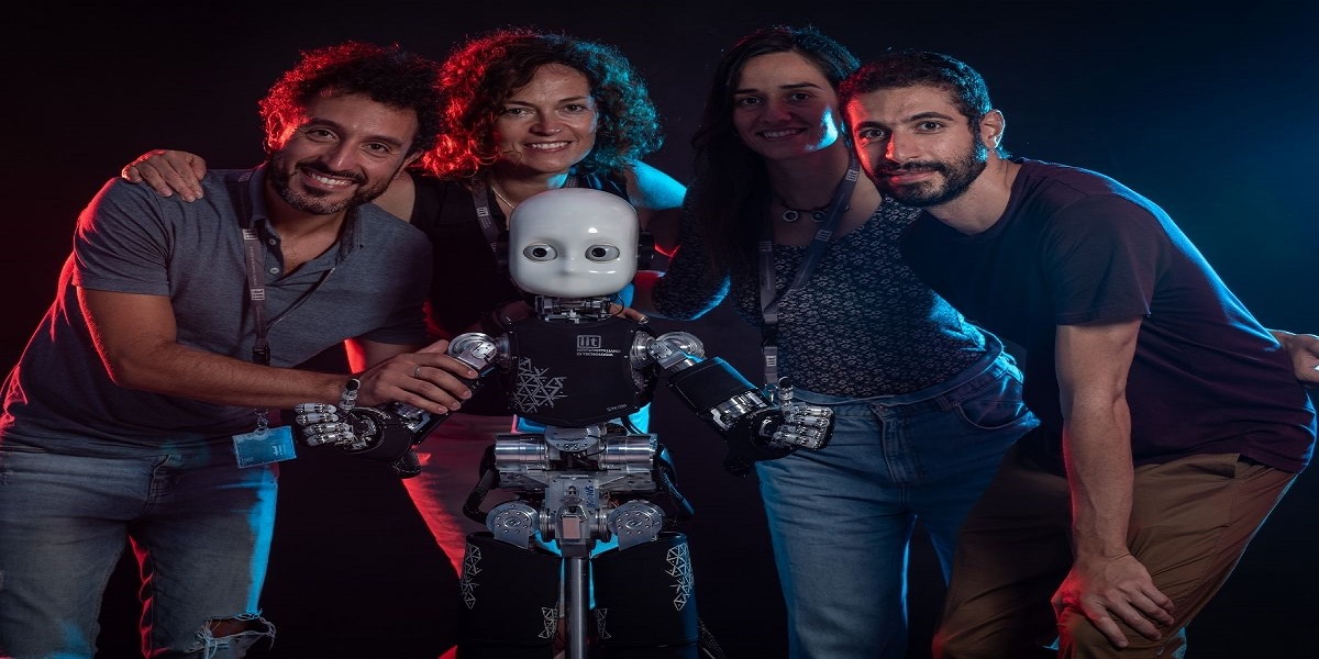 Robot's gaze affecting the human brain