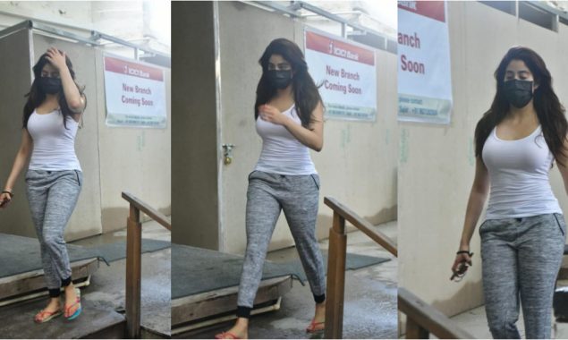 Photos: Janhvi Kapoor turns heads as she gets papped outside her gym