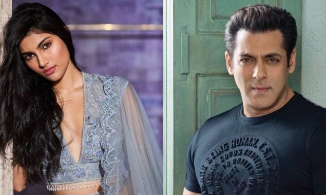 WATCH: Salman Khan complimented Alizeh Agnihotri, “how nice u looking”