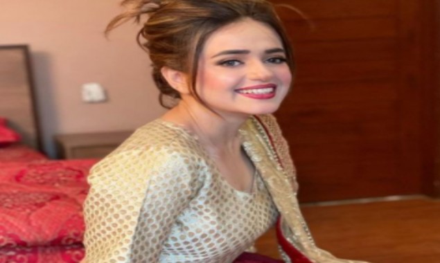 Sumbul Iqbal looks gorgeous in new photos