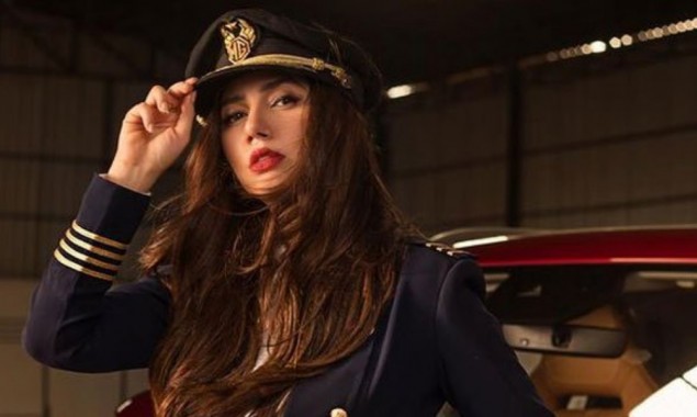 Mahira Khan challenges her inner pilot spirit, see photo