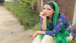 Zhalay Sarhadi looks gorgeous as she wishes her fans ‘Jumma Mubarak’