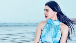 Sara Loren looks gorgeous in new alluring photo