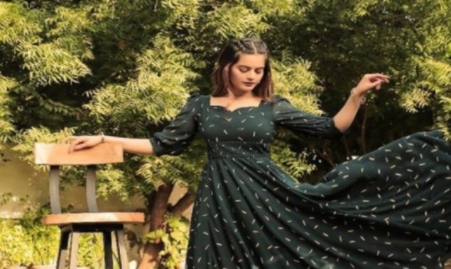 Minal Khan posts an aesthetic photo for her clothing brand