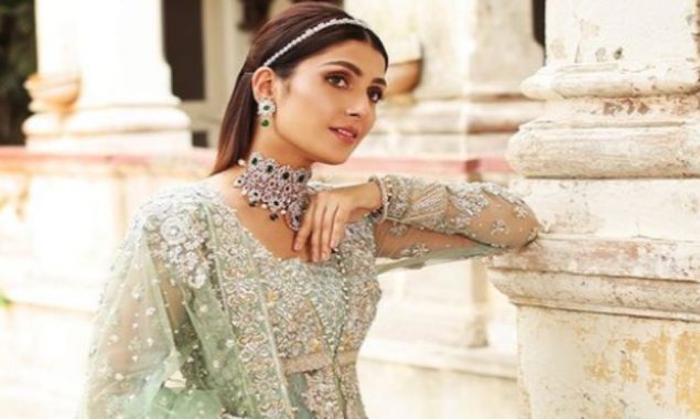 Ayeza Khan’s new gorgeous pictures set the internet on fire