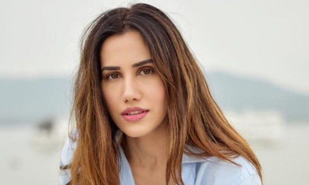 Sonnalli Seygall’s new gorgeous photo sets internet on fire