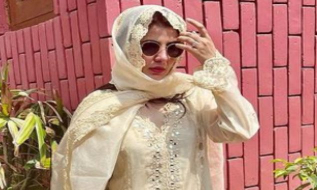 Areeba Habib looks gorgeous as she wishes her fans ‘Jumma Mubarak’