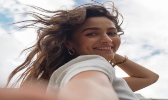 Alia Bhatt shares her natural glowing selfie