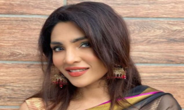 Photos: Zhalay Sarhadi looks exquisite in her recent pictures