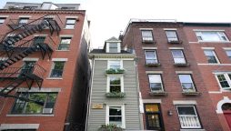 ‘Skinny House’ in Boston sells for $1.25 million