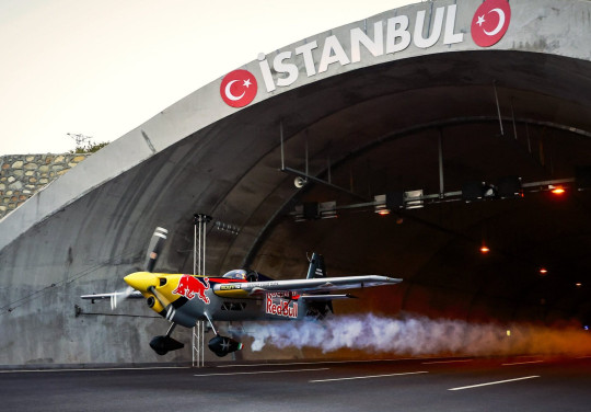 Pilot flies a plane through a road tunnel at 150 mph