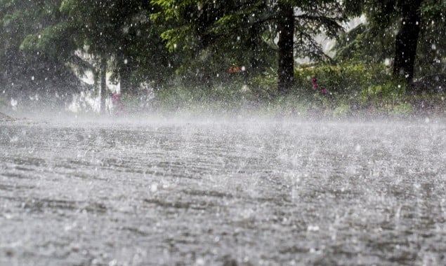 Heavy rains bring life to standstill in Lahore