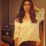 Mahira Khan looks breathtakingly sassy in this new picture