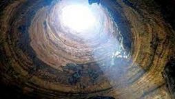 Explorers discover a snake pit at the bottom of a 367-foot well