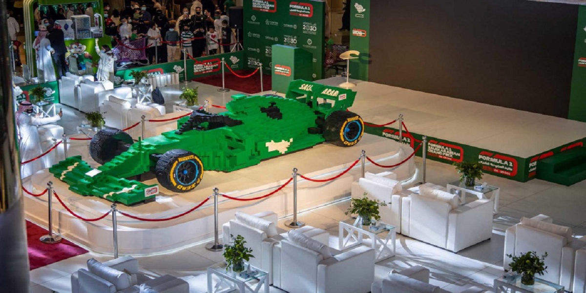 500,000 bricks were used to build the world’s largest Lego Formula 1 car