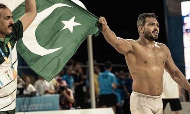Inam Butt wins gold medal at World Beach Wrestling 2021