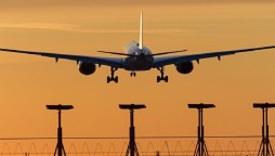 Airlines reduce fall fares to attract more passengers