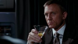 Daniel Craig opposes the casting of a woman as James Bond