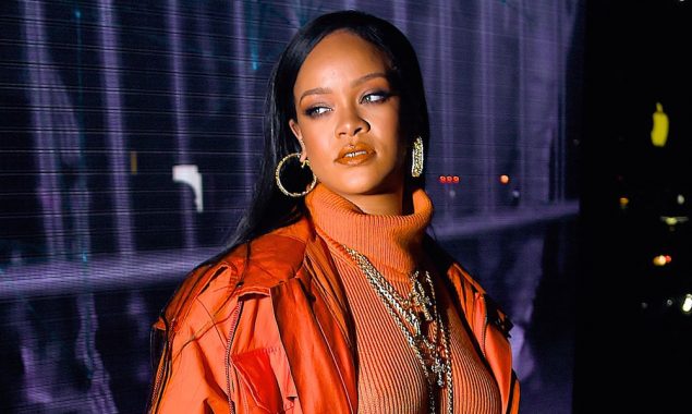 Rihanna’s new photo ignites the internet