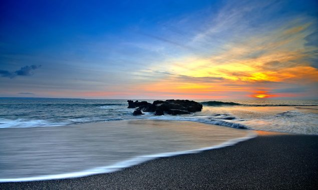 Did you know which is the worlds famous black sand beach?