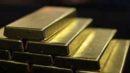 Gold price in the global market fell by 4 dollars to 1824 per ounce