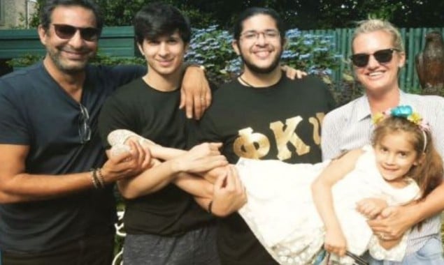 waseem akram with family