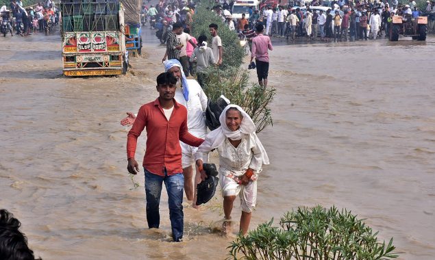 Nearly 200 perish in India, Nepal rains